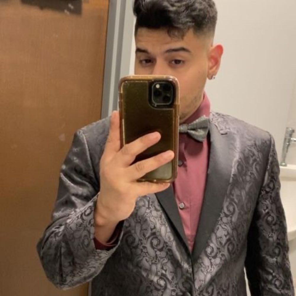 Meet your Posher, Luis
